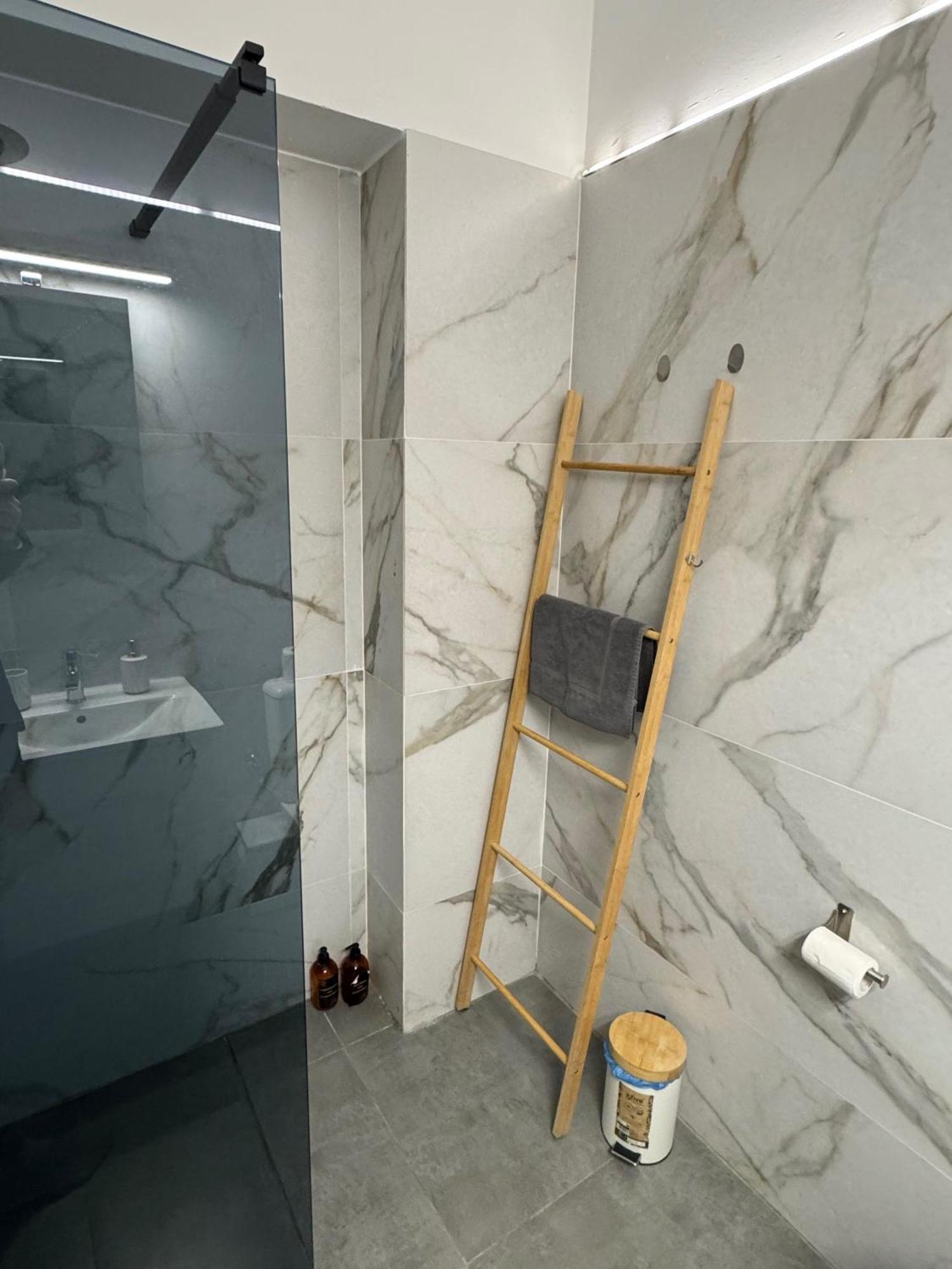 Afrodite Central Apartment By Vpn Atina Dış mekan fotoğraf